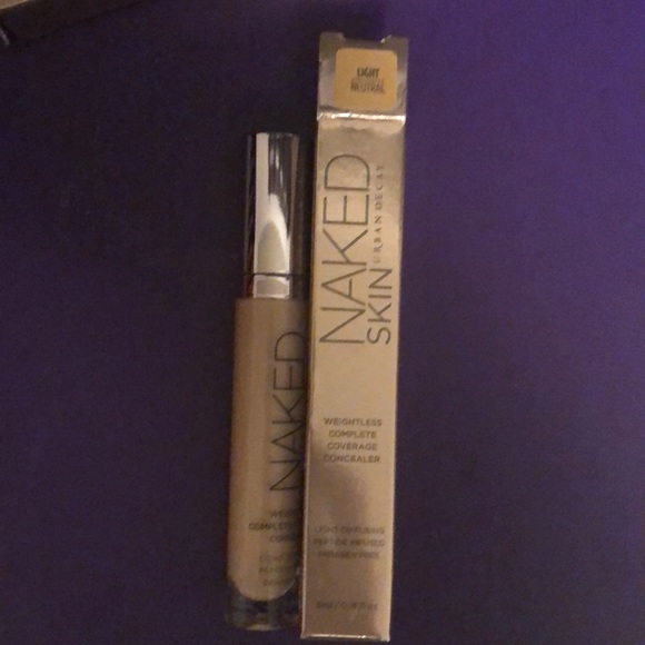 Urban Decay weightless complete coverage concealer - Picture 2 of 3